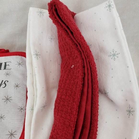 Gnome Holiday Kitchen Towels and Potholder set with Bonus Gift. NWT - Picture 4 of 7